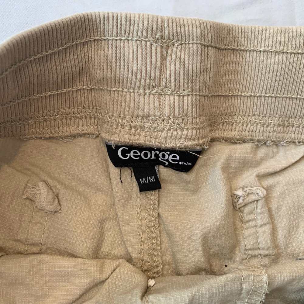 M shorts - Picture 2 of 8